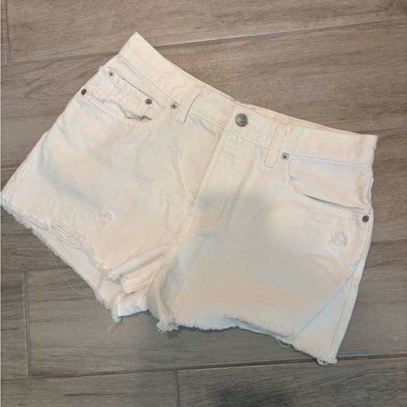 We the Free White Distressed Denim Shorts size 29 - Picture 4 of 9